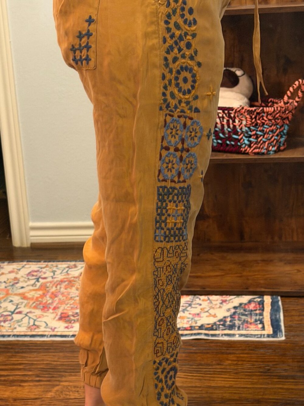 Johnny Was Gemma Pant Marrakesh Jogger Mustard Gold Embroidered NWT Size XS - Picture 7 of 16